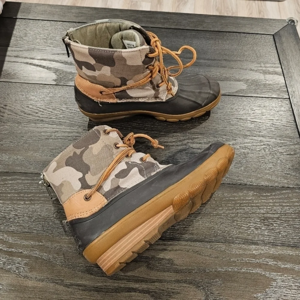 Sperry Saltwater Wedge Tide Duck Boots.